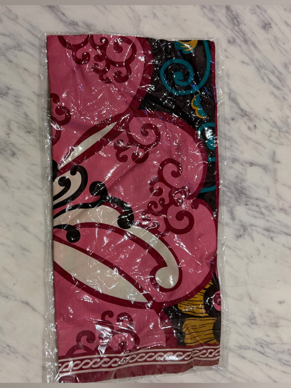 Vera Bradley Mod Floral Pink 100% Silk Scarf New